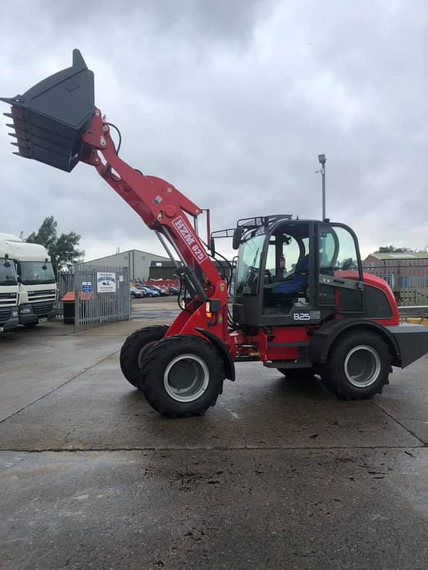 HZM 825 Front End Loader - Image 5