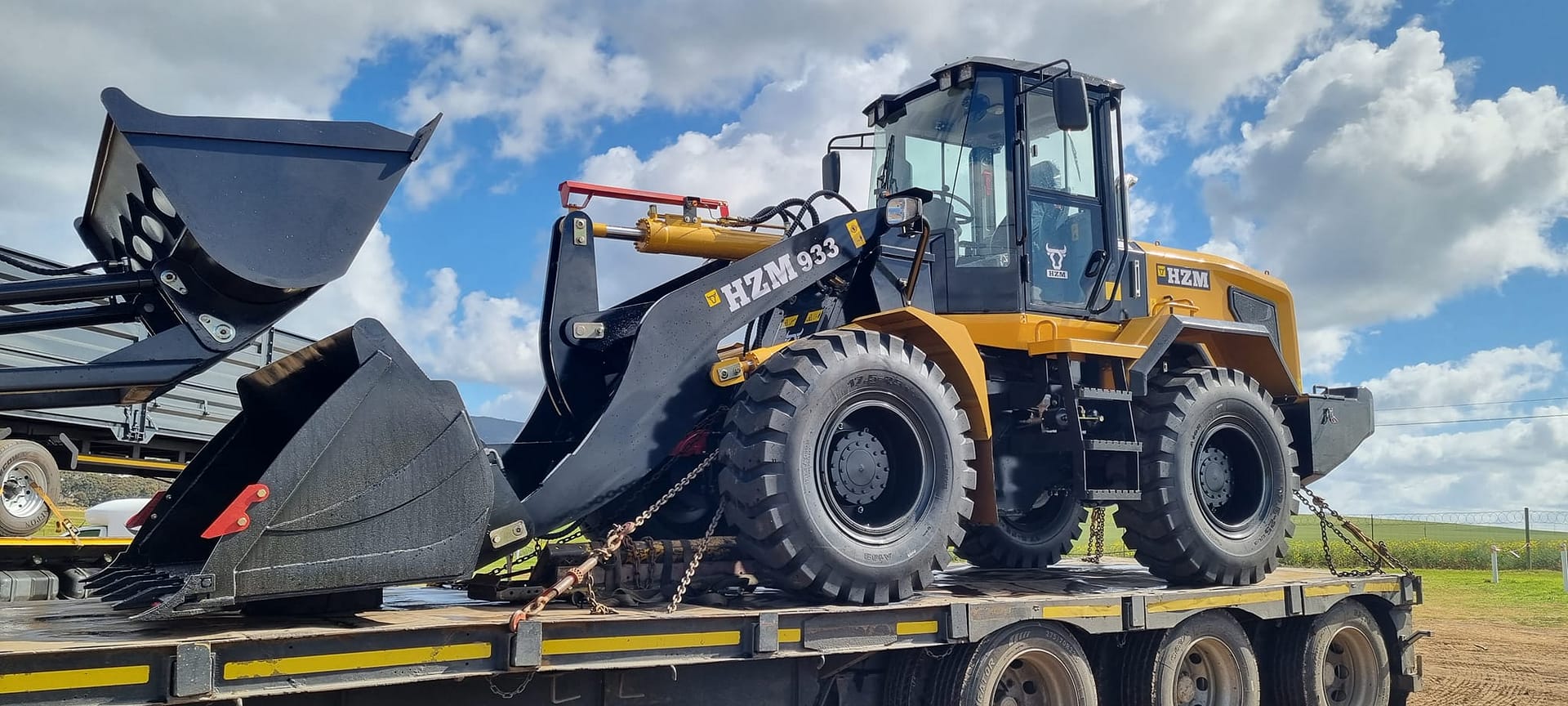HZM 933 Front End Loader - Image 8